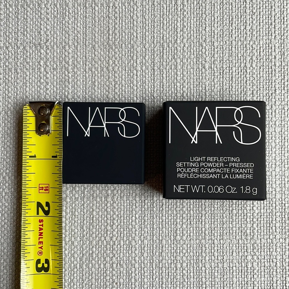 NARS Light Reflecting Setting Powder 1.8g - micro-sized- translucent crystal - Picture 2 of 9